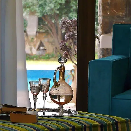 Kalithea - Elegant Secluded Villa Pemonia
