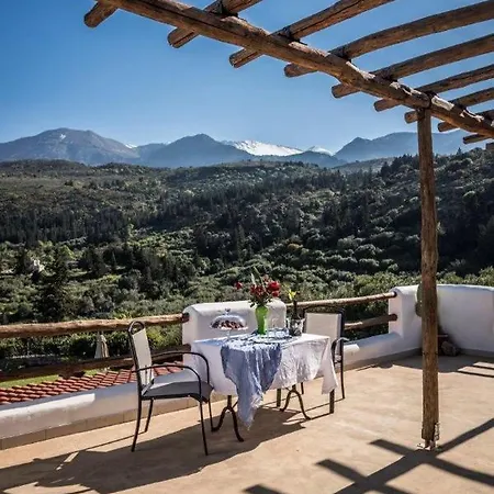 Villa Kalithea - Elegant Secluded Pemonia