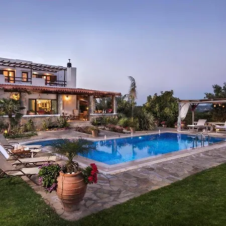 Kalithea - Elegant Secluded Villa Pemonia