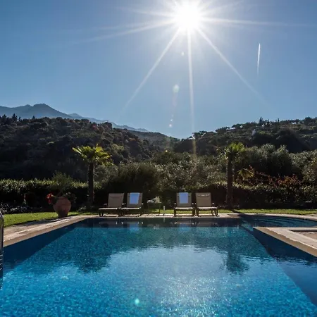 Villa Kalithea - Elegant Secluded Pemonia