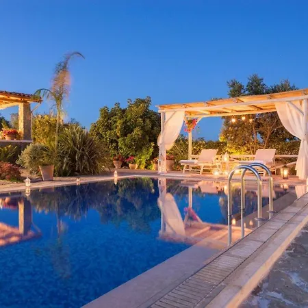 Villa Kalithea - Elegant Secluded Pemonia